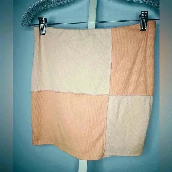 ❤️Urban Outfitters Women's Colorblock Mini Skirt Size Large - Picture 1 of 4